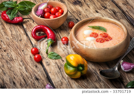 Gazpacho soup with basil Gazpacho soup with basil 33701719