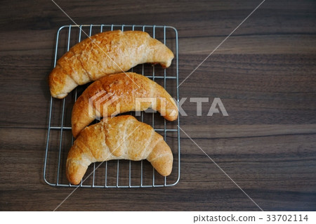 Salt bread, Salzstangen, bread rolls, crescent moon bread (Salzstangen) 33702114