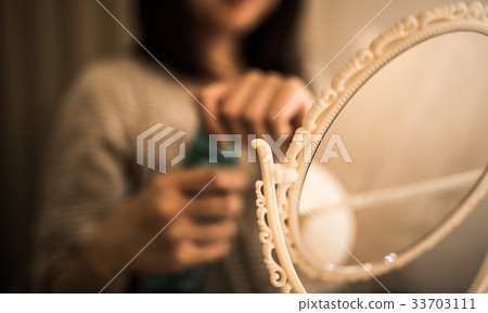 Female portrait 33703111