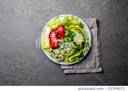 Vegetarian lettuce beans salad with grilled Vegetarian lettuce beans salad with grilled 33704073