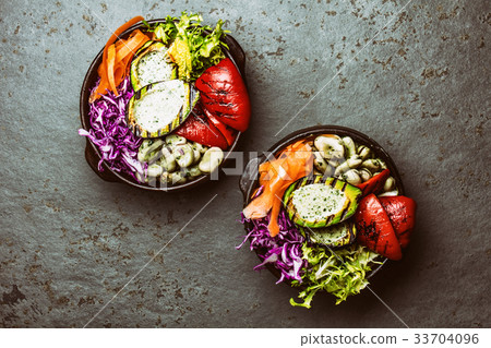 Budha bowl. Raw vegetables with beans, grilled 33704096