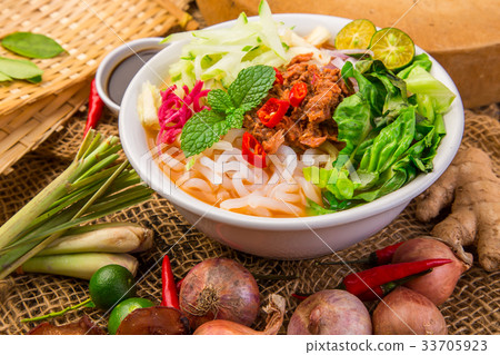 Assam Laksa (Noddle in Tangy Fish Gravy) 33705923