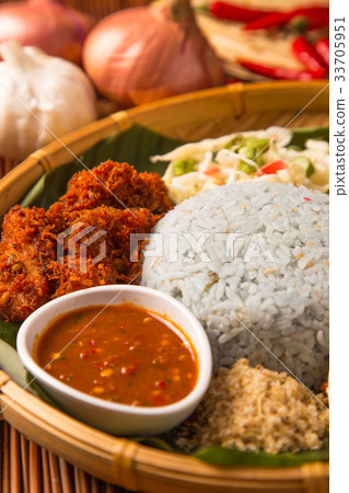 Nasi kerabu Nasi kerabu 33705951
