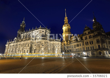 Afterimage of the tram passing the Theater Platz (Dresden, Germany) 33706021