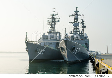 Early morning escort ship "Asayuki" and "Sawagiri" Early morning escort ship "Asayuki" and "Sawagiri" 33706437