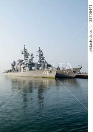 清晨護送船“Asayuki”和“Sawagiri” 33706441