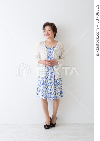 高級女性的肖像 33706515