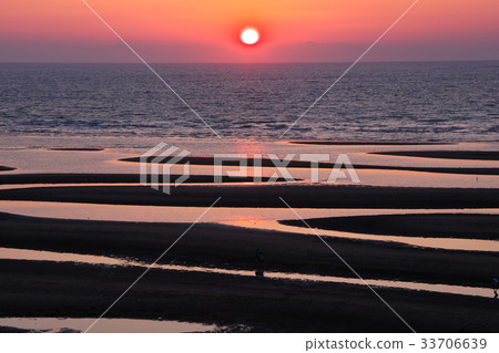 在日落的日落 33706639