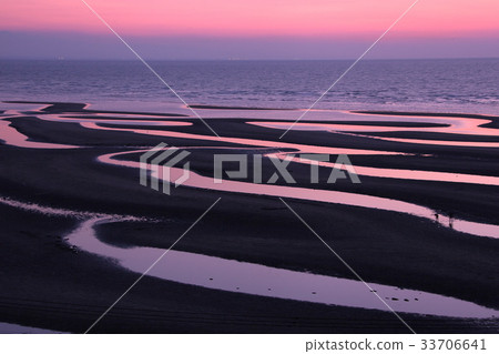 Sunset in the sunset 33706641