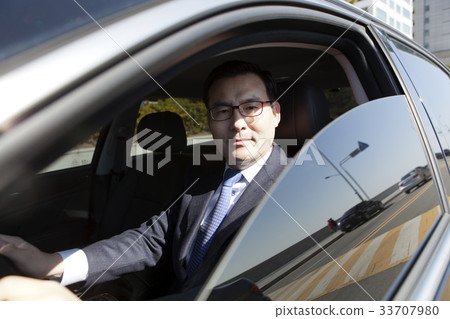 Businessman, car 33707980
