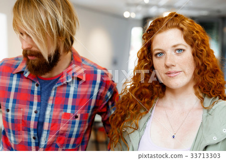Portrait of young couple Portrait of young couple 33713303