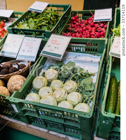 market in the Italy 33714119