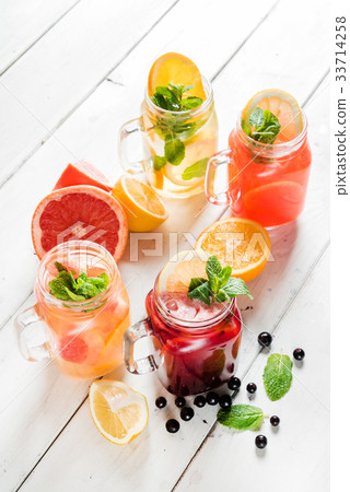 summer drinks 33714258