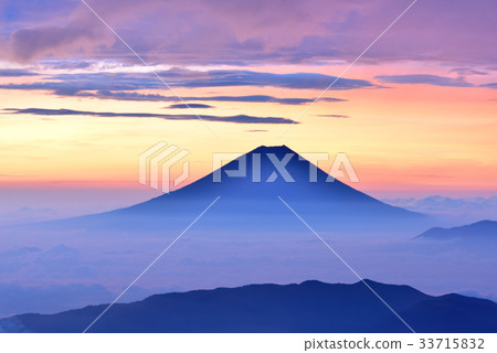 Cape Fuji in the Southern Alps 33715832