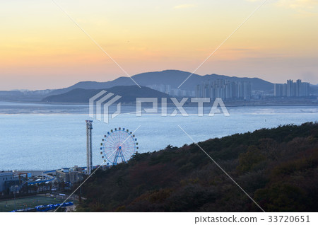 Ferris wheel, Wolmi Theme Park, Wolmi-do, Wolmi-san, Jung-gu, Incheon 33720651