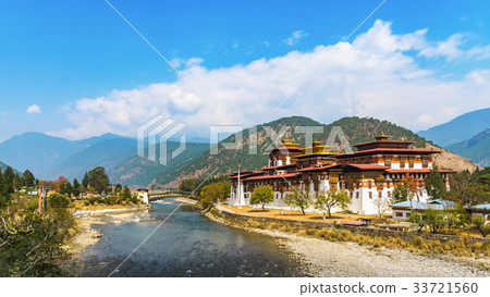 The Punakha Dzong Monastery in Bhutan. 33721560