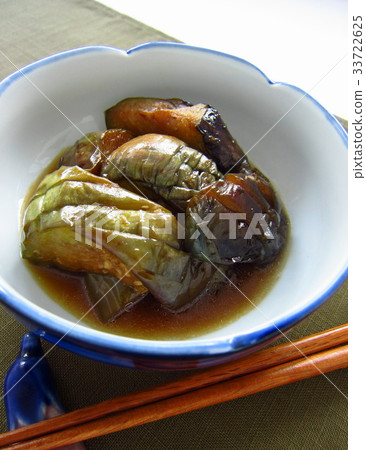 Delicious grilling of eggplant 33722625