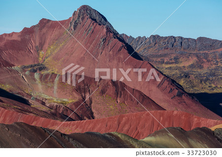 Rainbow mountain 33723030