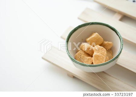 The snack is warabi rice cake The snack is warabi rice cake 33723197