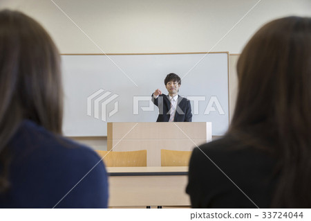 University teacher who appoints student class classroom photography cooperation: Nihon Keizai University 33724044