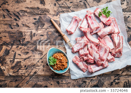 Raw pork ribs Raw pork ribs 33724046