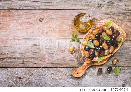 Pickled green and black Mediterranean olives 33724074