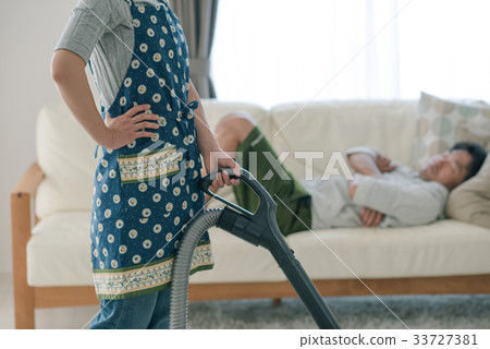 妻子溺水的丈夫誰不幫家務 33727381