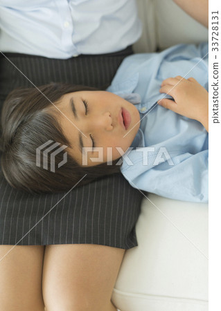 Working mother 33728131