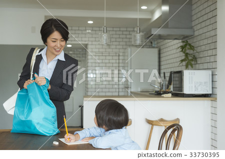 工作的母親 33730395