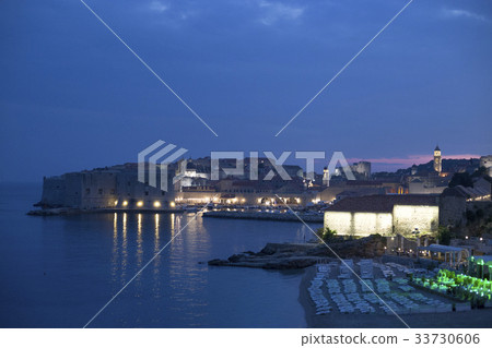Dubrovnik at nightfall 33730606