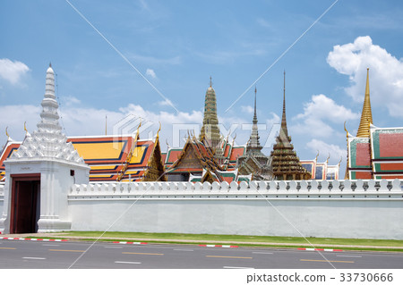 Grand palace and wat phra kaew temple 33730666