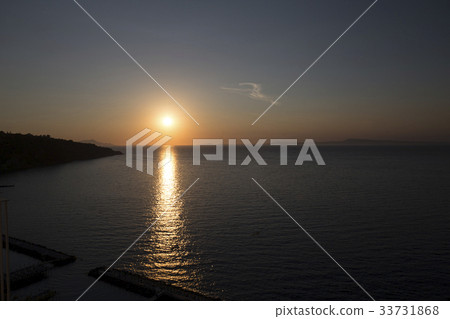 Sunset sorrento 33731868