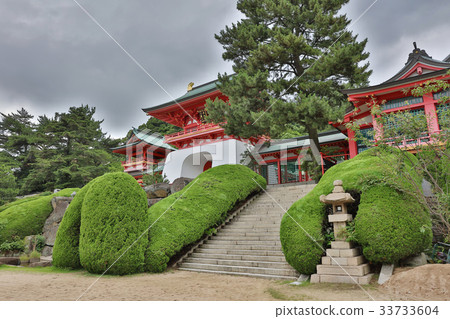 Akama Shrine in Shimonoseki, Japan Akama Shrine in Shimonoseki, Japan 33733604