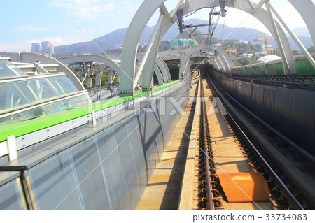 the front view of subway 33734083