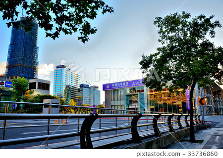 街景 城市 台北 台北市 台灣 街道 道路 車站 捷運 機場捷運 桃園機場捷運 建築 天空 捷運站 33736860