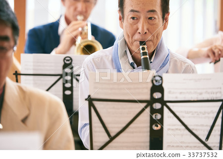 高級音樂圈 33737532