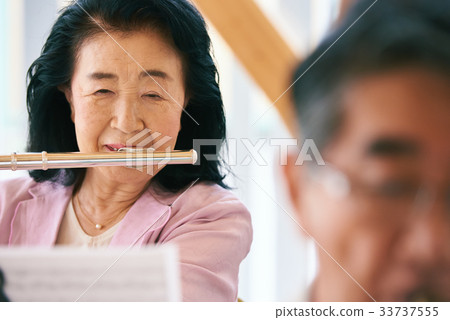 高級音樂圈 高級音樂圈 33737555