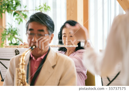 高級音樂圈 高級音樂圈 33737575