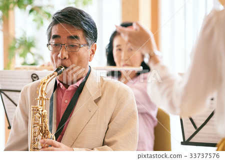 高級音樂圈 高級音樂圈 33737576