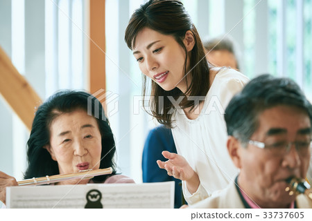 高級音樂圈 高級音樂圈 33737605