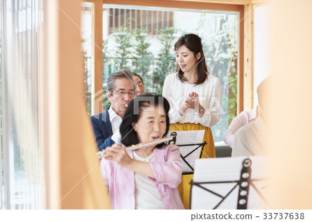 高級音樂圈 高級音樂圈 33737638