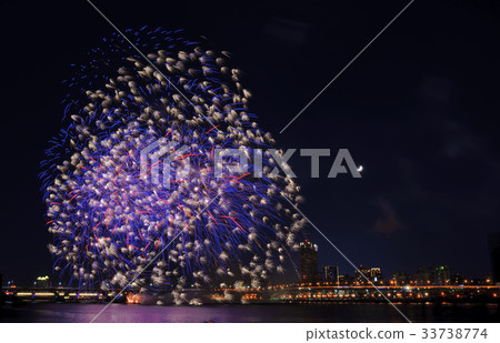Fireworks fireworks fireworks night lights colorful colorful splendid celebration celebration sky celebration anniversary freshwater river 33738774