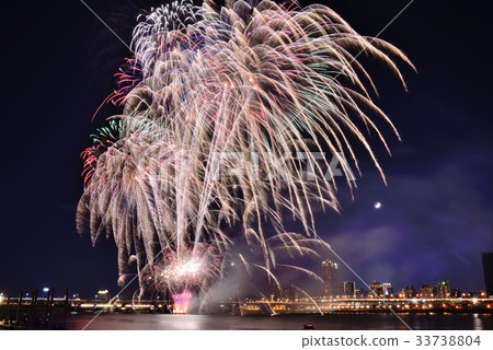 Fireworks fireworks fireworks night lights colorful colorful splendid celebration celebration sky celebration anniversary freshwater river 33738804
