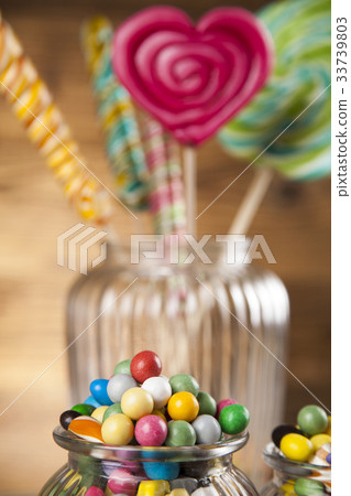 Different colorful sweets and lollipops 33739803