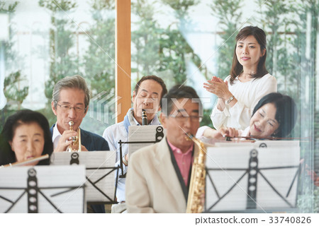 高級音樂圈 高級音樂圈 33740826