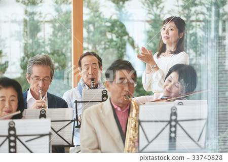 高級音樂圈 高級音樂圈 33740828