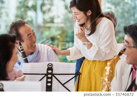 高級音樂圈 高級音樂圈 33740872