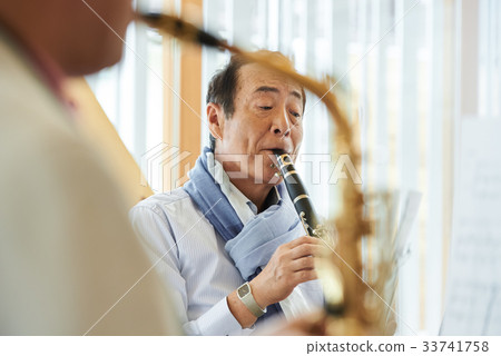 高級音樂圈 33741758