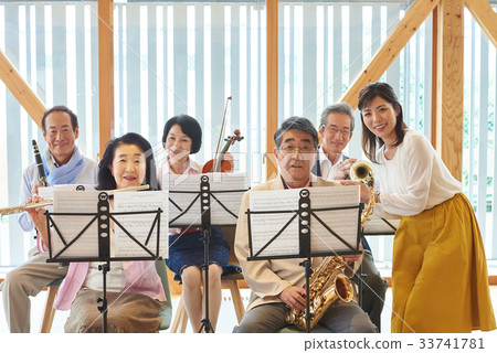 高級音樂圈 高級音樂圈 33741781