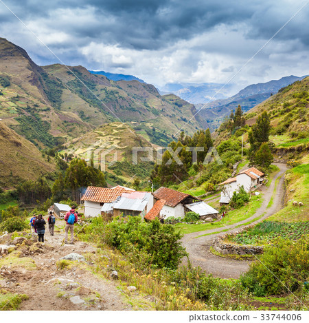 Santa Cruz Trek 33744006